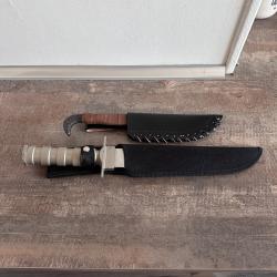 Deux couteaux de collection