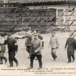 CPA - Prisonnier Allemands-11e Serie-N&deg;23-UN CONVOI DE BLESSE Un des plus gri&egrave;vement atteints N&deg;4542