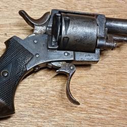 Petit revolver belge type BULLDOG 6 coups - cal. 7 mm