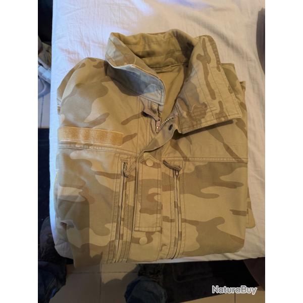 Veste de combat camouflage d�sert A.B.L neuve