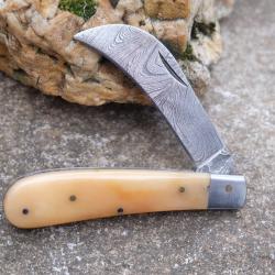 Beau Couteau Grand-P&egrave;re Vannier Lame Serpette Damas 128 Couches Manche Os Fabrication Artisanale