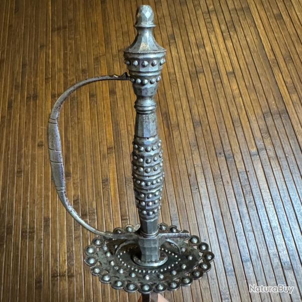 �P�E DE COUR EN MARCASSITES D'ACIER LAME GRAV�E XVlll �ME SI�CLE