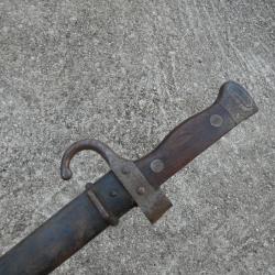 Baionnette Francaise pour Fusil Berthier au Meme Num&eacute;ro Plaquettes Bois
