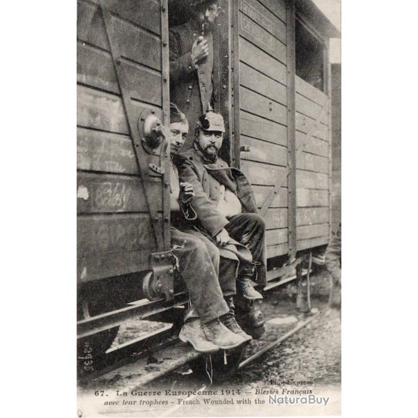 CPA - MILITARIA 1914-1918 - Blesses Fran�ais avec leur Troph�es -N�4548