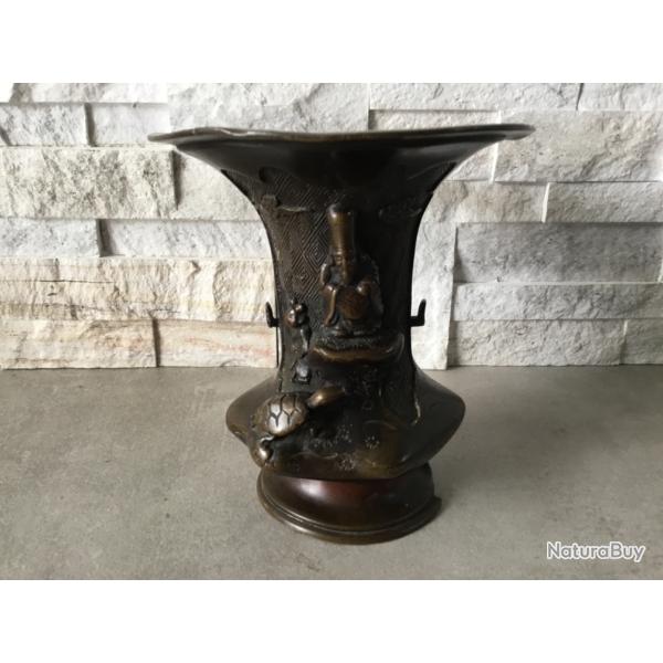 Pi�ce de mus�e, Superbe petit vase Indon�sien � la tortue, bronze.