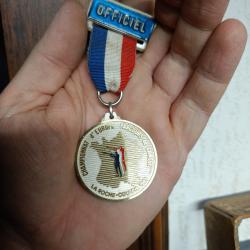 M&eacute;daille "officiel" championnat d europe 1985 laroche couloir