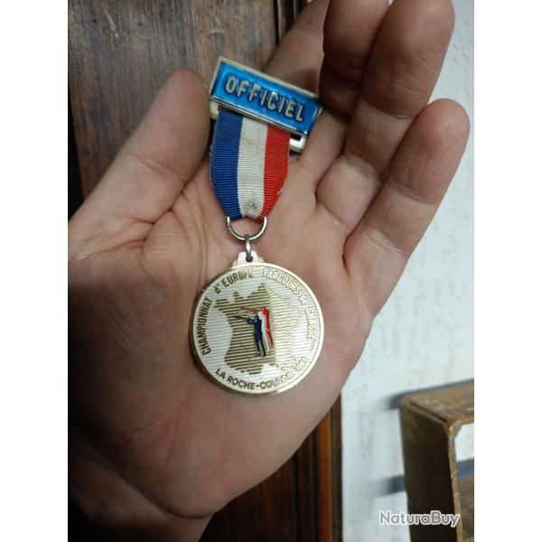 M�daille "officiel" championnat d europe 1985 laroche couloir