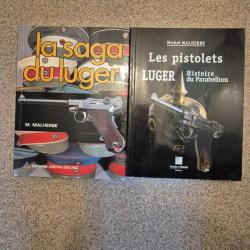 2 livres sur les pistolets Luger