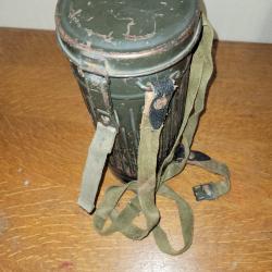 MASQUE A GAZ ALLEMAND DATER 1940 DANS SA BOITE