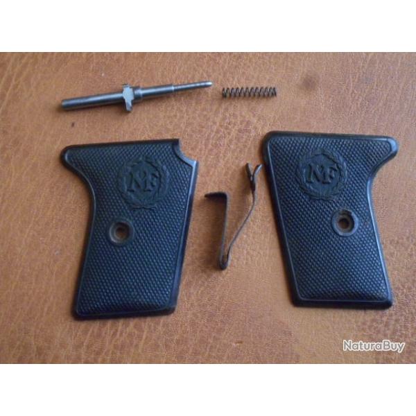 lot de pi�ces pour pistolet le fran�ais cal 6.35 .