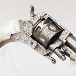 REVOLVER DE POCHE DE TYPE BULL DOG "PUPPY" CALIBRE 5MM PERCUSSION CENTRALE - BELGIQUE XIX&egrave; XIX eme B