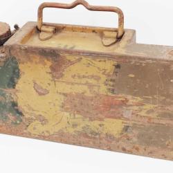 WW1 CAISSE CAMOUFL&Eacute;E 3 TONS DE REFROIDISSEMENT &Agrave; EAU MITRAILLEUSE MAXIM MG08 MG08/15