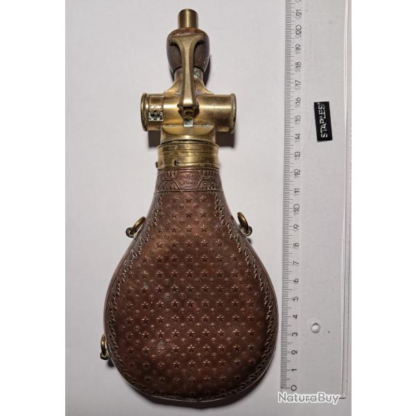 Grande POIRE A POUDRE Sign�e  BOCHE A PARIS � graduations