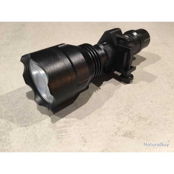 Lampe torche tactique pour rail picatiny 21 mm Neuve