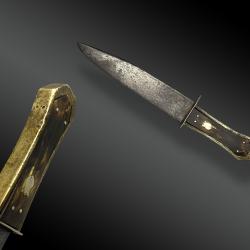 COUTEAU BOWIE POIGN&Eacute;E CERCL&Eacute;E DE LAITON Etats-Unis, XIX&egrave;me si&egrave;cle