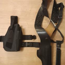 Lot holster revolver et pistolet semi-automatique.