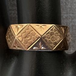 Belle bague ancienne or rose martel&eacute;e 18 carats - taille 61 - bague