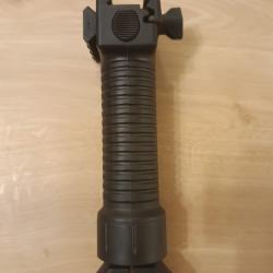 Bipied r&eacute;tractable tactile picatinny rail 21mm