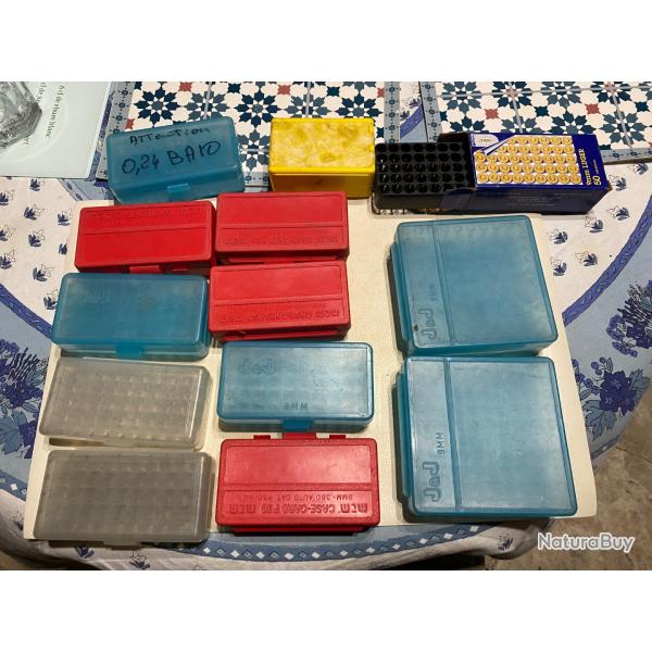 Lot boites rangement  vide sans munitions pour petit calibre