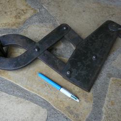 Outil Pince accord&eacute;on Tire cable Guerre ww2 ? Allemand ? Origine ???