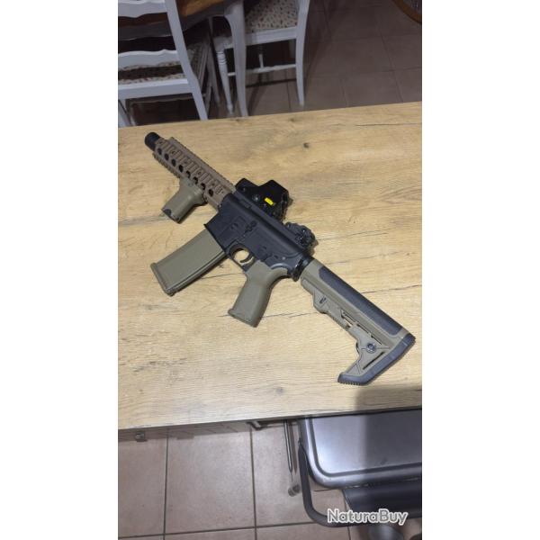 Pistolet mitrailleur Specna Arms (M4) + viseur laser holographique Swiss Arms