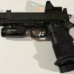 R&eacute;plique R618A STACCATO XC Noir Army Armament Gaz + lampe + viseur + mallette