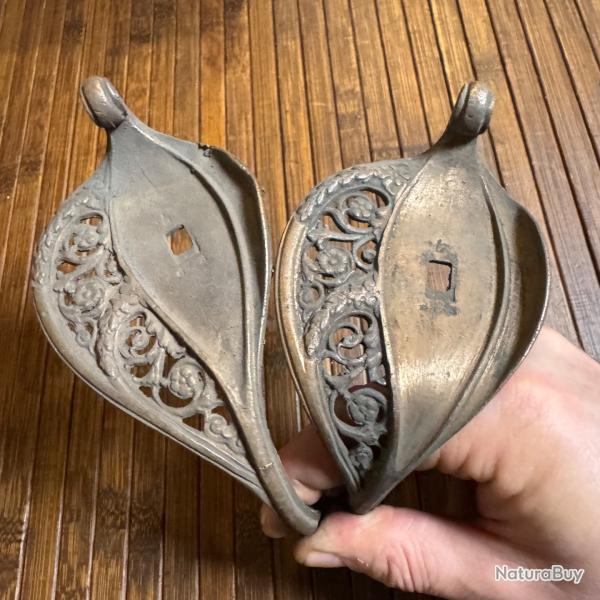 LOT DE DEUX  MONTURE GARDE �P�E SABRE EN BRONZE LES DEUX  BALP
