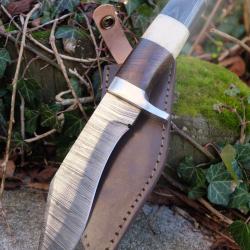 Couteau Kukkri Bowie Manche Bois/Os Garde Nickel Lame Acier Damas 256 COuches Etui Cuir F Artisanat