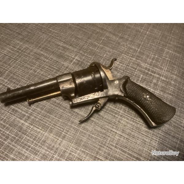Revolver � Broche grav�