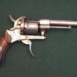 Revolver belge calibre 7mm &agrave; broche (A562)