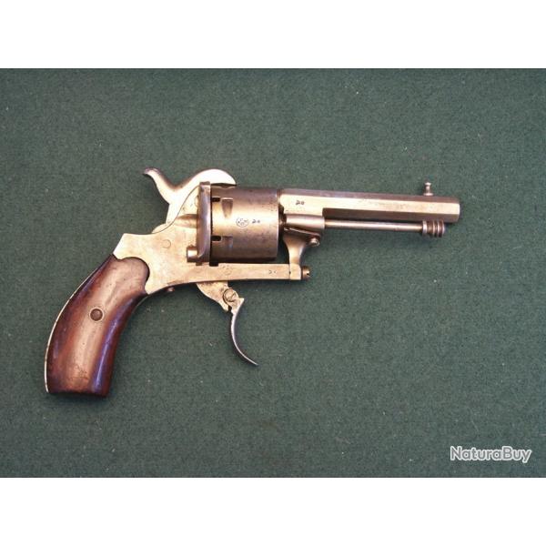Revolver belge calibre 7mm � broche (A564)