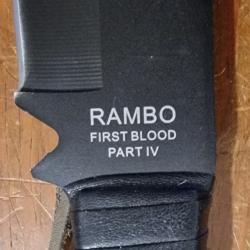 Couteau Rambo IV signature en gravure