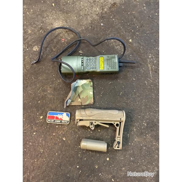 Lot accessoire et pi�ce tenue et r�plique