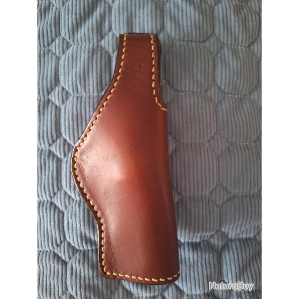 1 Holster cuir de la marque JLP pour revolver 3" ou 4" (cuir epais)