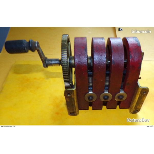 OUTILS PIECE DE TELEPHONE EN BOIS MODELE 1910 : LE MAGNETO�, LONGUEUR TOTALE 17 CM POIDS TOTAL 2,200