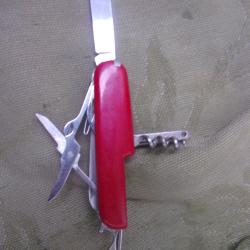 couteau suisse multi-fonctions