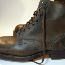 Brodequins militaires fran&ccedil;ais dat&eacute; 1945, superbe, clout&eacute; - militaria ww2