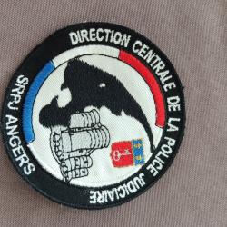 &Eacute;cusson police