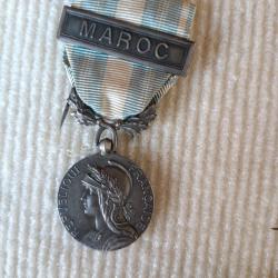 m&eacute;daille coloniale en argent avec barrette. MAROC