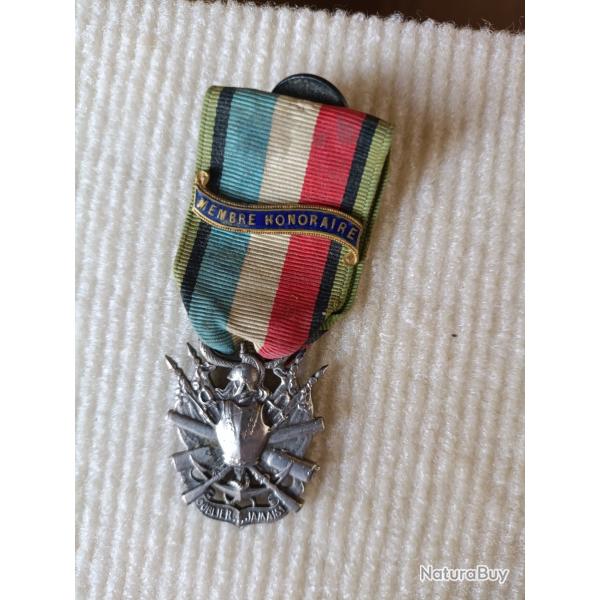 France IIIe R�publique - M�daille "Oublie Jamais" avec ruban et barrette �maill�e "Membre honoraire"