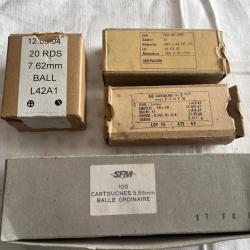 Quatre. Bo&icirc;tes vides de cartouches.