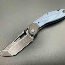 Couteau Ketuo Yakuza Lame Tanto Acier 14C28N Manche G10 Blue & Carbon Fiber Linerlock KETM062