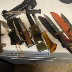 LOT.  Divers poignards et dague de chasse