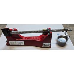 HORNADY balance + &eacute;graineuse + entonnoir &agrave; poudre