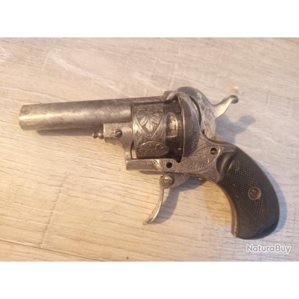 Revolver a broche E.L.G