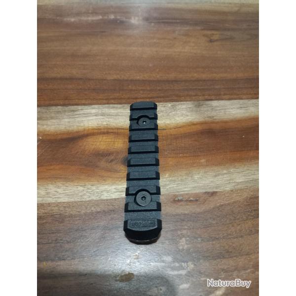 Rail picatinny 10,5cm pour syst�me M LOK + visserie