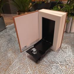 Coffre fort Dissimul&eacute; Livre PARIS pour cacher des objets de valeur, Papiers, Argent, ETC.