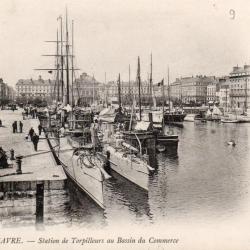 CPA - MARINE DE GUERRE - LE HAVRE - Station de Torpilleur au Bassin du Commerce -"  N&deg; 1483