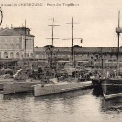 CPA - MARINE DE GUERRE - CHERBOURG L'Arsenal - Le Poste des Torpilleurs - N&deg; 6017
