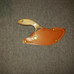 Couteau &agrave; D&eacute;pecer Petit Gibier Manche Bois